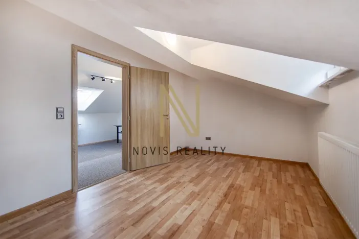 Prodej vícegeneračního domu, Regen,Německo, 213 m2