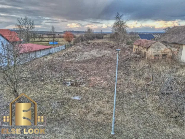 Prodej pozemku, Dolní Roveň - Komárov, 4457 m2