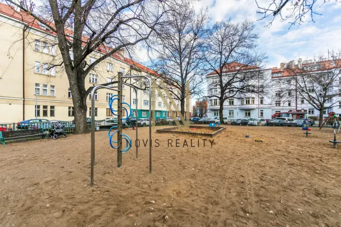 Prodej bytu 1+kk, Praha - Bubeneč, N. A. Někrasova, 33 m2