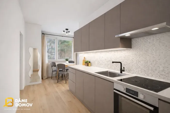 Prodej bytu 2+1, Vsetín, Ohrada, 55 m2