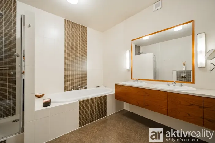 Pronájem bytu 4+kk, Praha - Vinohrady, Perucká, 180 m2