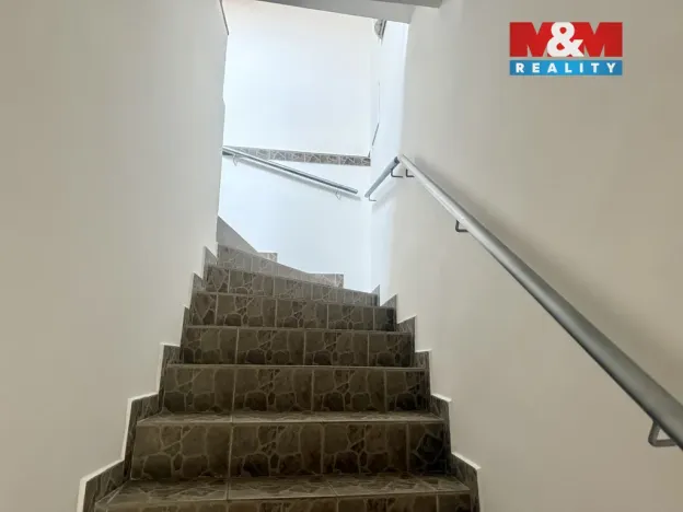 Pronájem atypického bytu, Žatec, Žižkovo náměstí, 100 m2