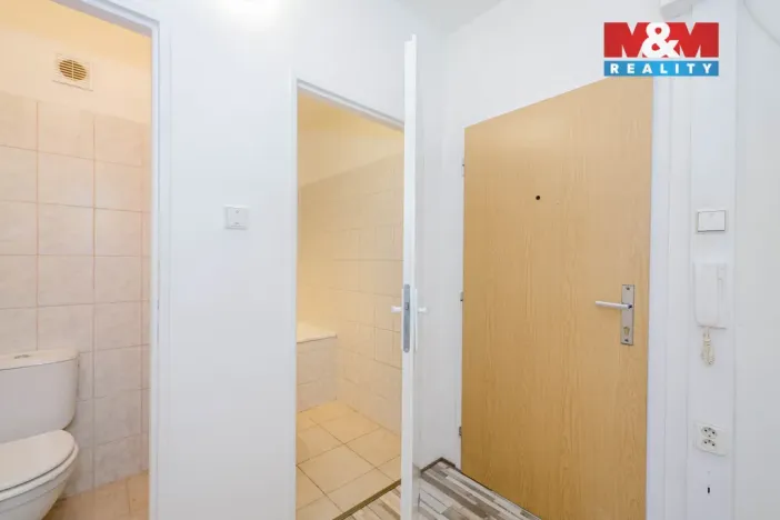 Pronájem bytu 1+kk, Praha - Hlubočepy, Pivcova, 29 m2