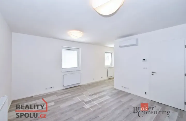 Pronájem bytu 1+kk, Praha - Libeň, Nad Rokoskou, 42 m2