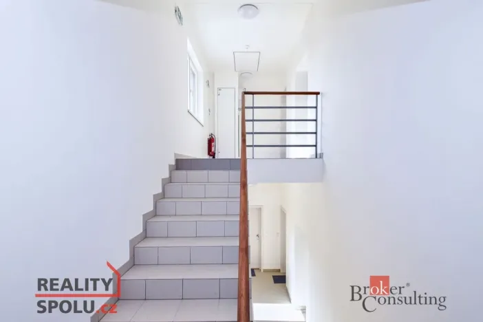 Pronájem bytu 1+kk, Praha - Libeň, Nad Rokoskou, 42 m2