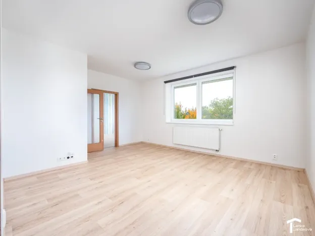 Pronájem bytu 2+kk, Pardubice - Nemošice, Nemošická, 60 m2
