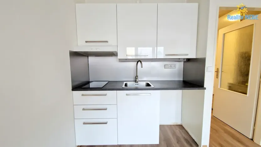 Pronájem bytu 1+kk, Praha - Záběhlice, Narcisová, 25 m2