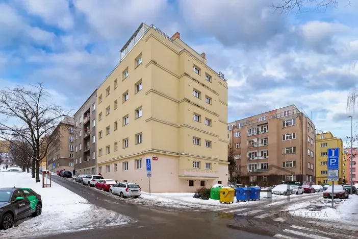 Pronájem bytu 2+kk, Praha - Břevnov, Nad Kajetánkou, 45 m2