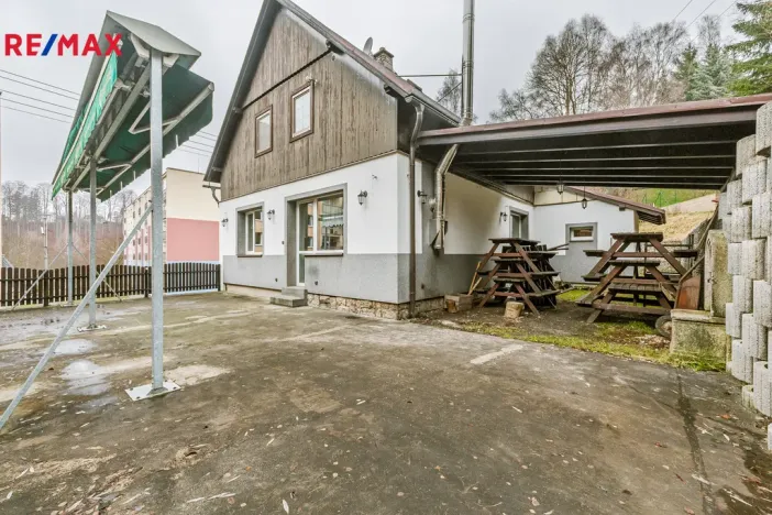 Prodej rodinného domu, Desná - Desná II, K Parlamentu, 180 m2