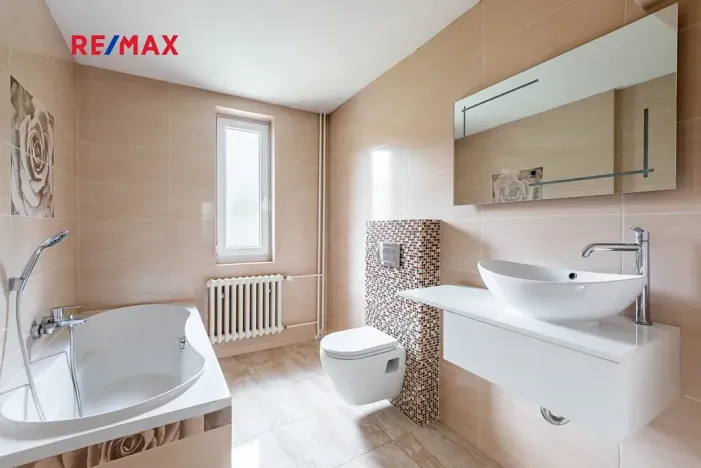 Prodej vily, Měchenice, Hlavní, 330 m2