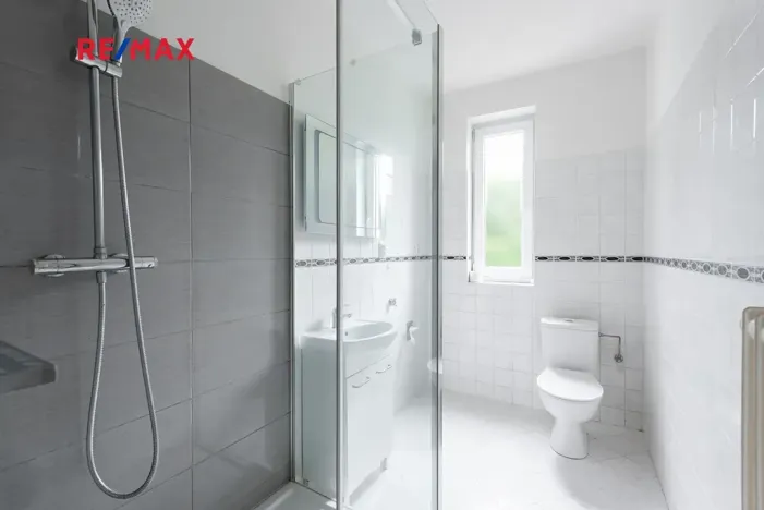 Prodej vily, Měchenice, Hlavní, 330 m2