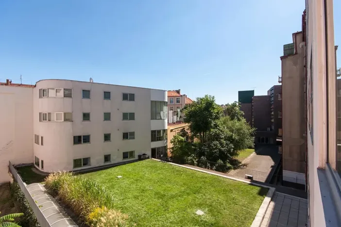 Pronájem kanceláře, Praha - Smíchov, Štefánikova, 371 m2