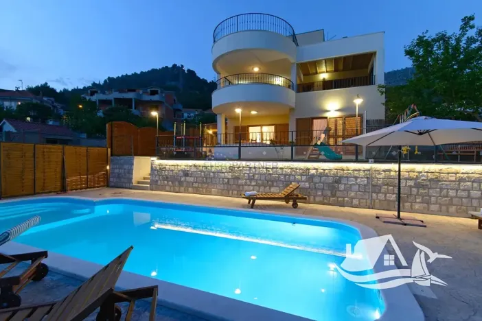 Prodej rodinného domu, Split, Chorvatsko, 290 m2