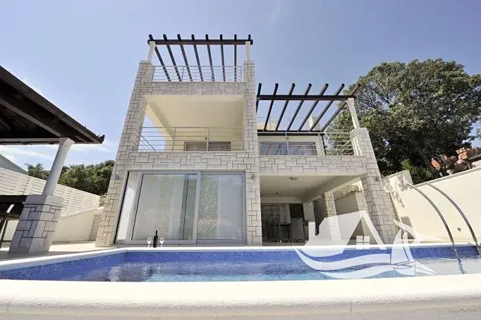 Prodej vily, Žrnovo, Chorvatsko, 240 m2