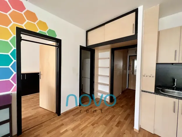 Pronájem bytu 2+kk, Praha - Modřany, Vazovova, 47 m2