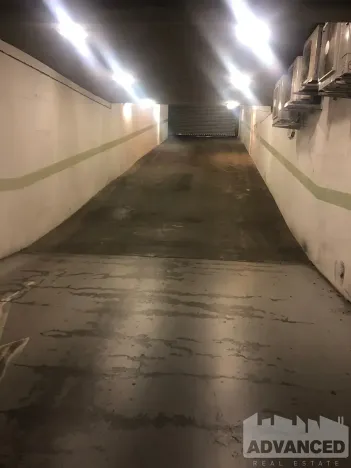 Pronájem garážového stání, Praha - Vinohrady, Hradecká, 12 m2