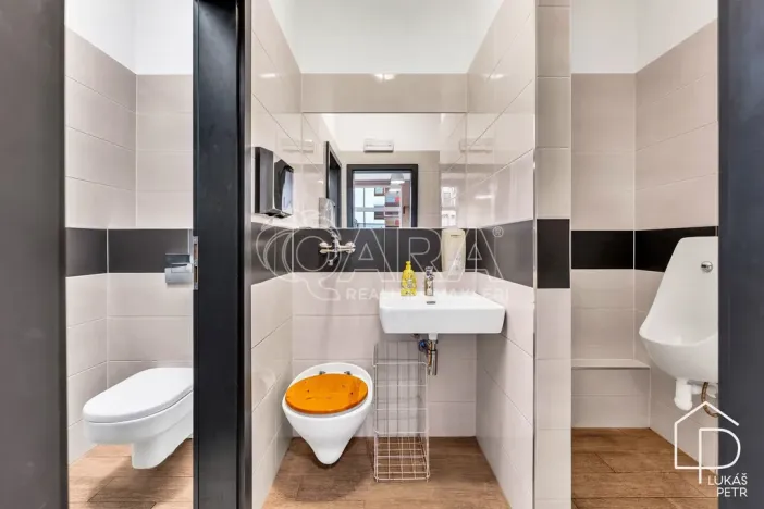 Pronájem restaurace, Praha - Čakovice, Theinova, 187 m2