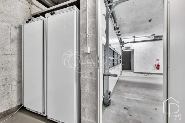 Pronájem restaurace, Praha - Čakovice, Theinova, 187 m2