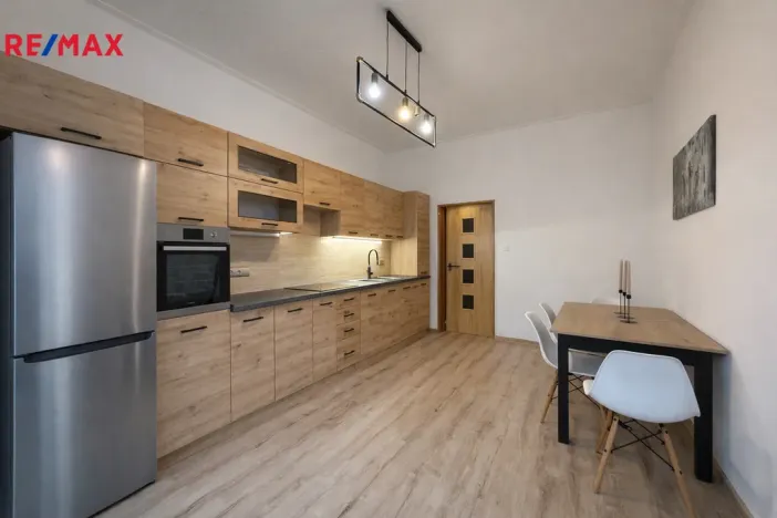 Prodej bytu 2+1, Karlovy Vary - Rybáře, Majakovského, 64 m2