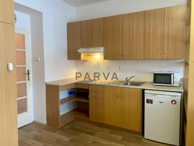Pronájem bytu 1+kk, Praha - Vysočany, Kolbenova, 28 m2