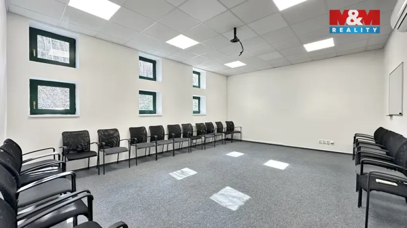 Pronájem kanceláře, Mladá Boleslav, Koněvova, 405 m2