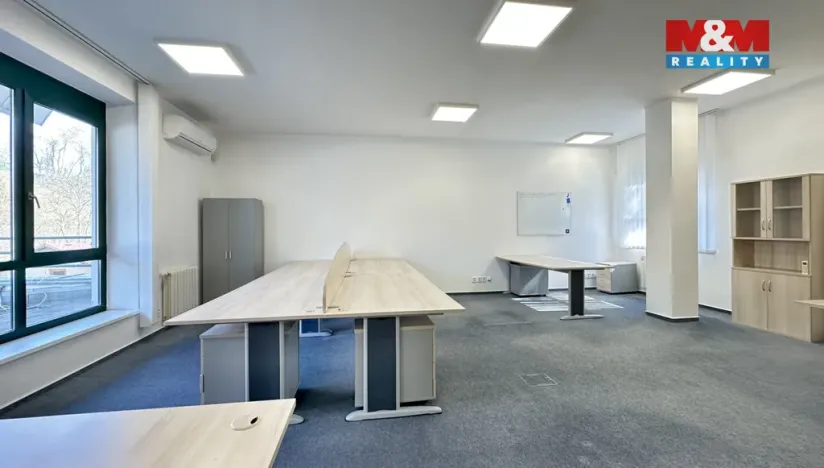 Pronájem kanceláře, Mladá Boleslav, Koněvova, 405 m2