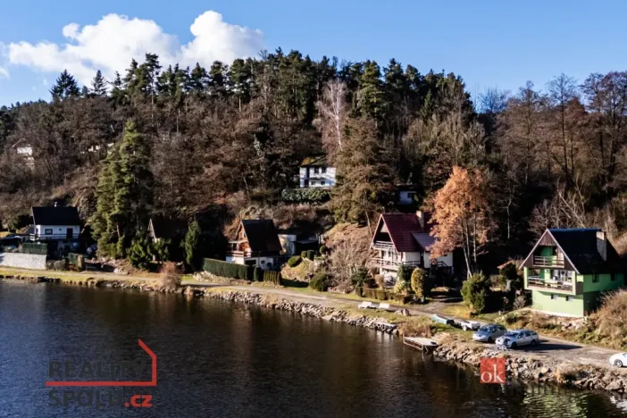 Prodej chaty, Týn nad Vltavou - Hněvkovice na levém břehu Vltavy, 80 m2