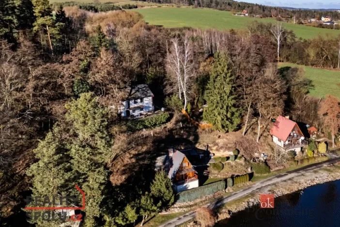 Prodej chaty, Týn nad Vltavou - Hněvkovice na levém břehu Vltavy, 80 m2