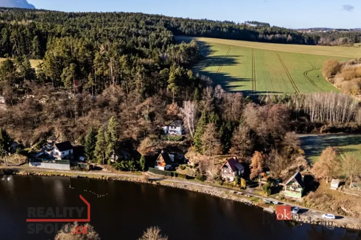 Prodej chaty, Týn nad Vltavou - Hněvkovice na levém břehu Vltavy, 80 m2