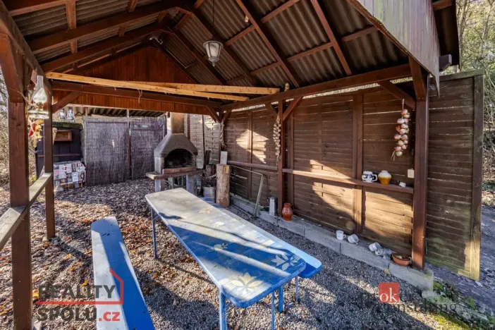 Prodej chaty, Týn nad Vltavou - Hněvkovice na levém břehu Vltavy, 80 m2