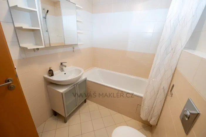 Pronájem bytu 1+kk, Praha - Liboc, Naardenská, 46 m2