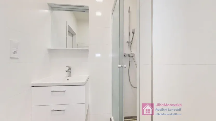 Pronájem bytu 4+kk, Břeclav - Charvátská Nová Ves, Na Valtické, 73 m2