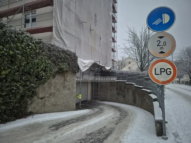 Pronájem garážového stání, Brno, 15 m2