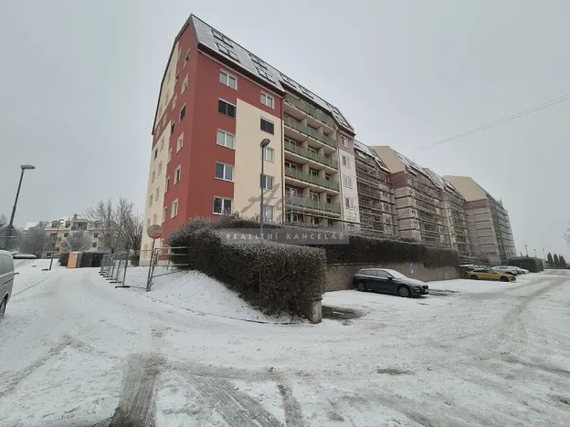 Pronájem garážového stání, Brno, 15 m2