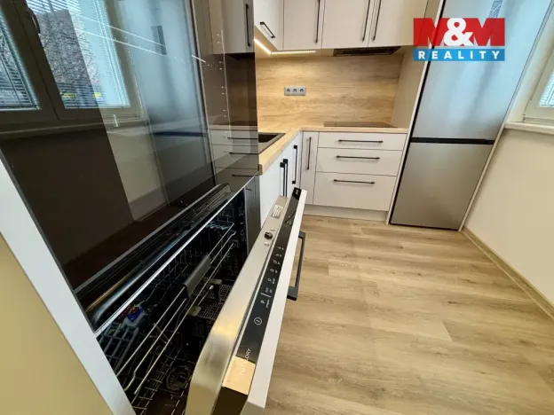 Prodej bytu 3+1, Ostrava - Zábřeh, Výškovická, 74 m2