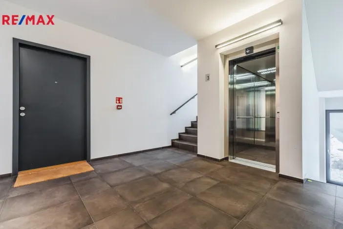 Pronájem bytu 3+kk, Praha - Libeň, Menclova, 96 m2