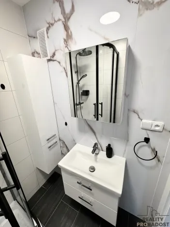 Pronájem bytu 3+1, Karviná, Divišova, 57 m2