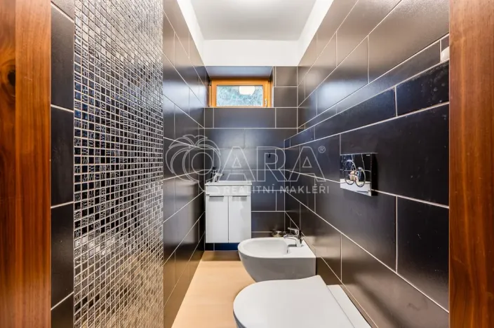 Pronájem vily, Roztoky, Nad vinicemi, 393 m2