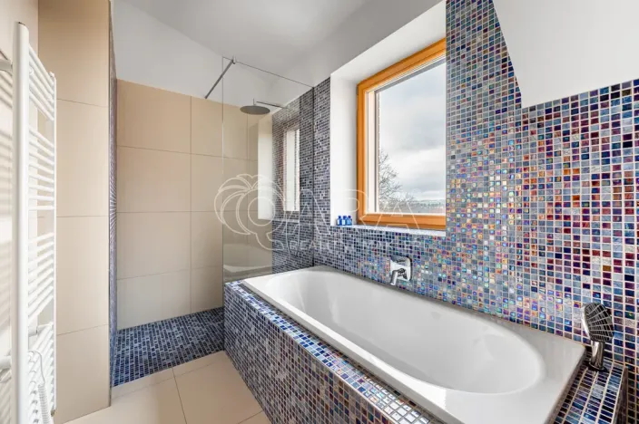 Pronájem vily, Roztoky, Nad vinicemi, 393 m2