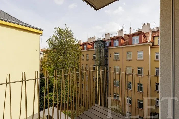 Pronájem bytu 2+kk, Praha - Žižkov, V domově, 50 m2