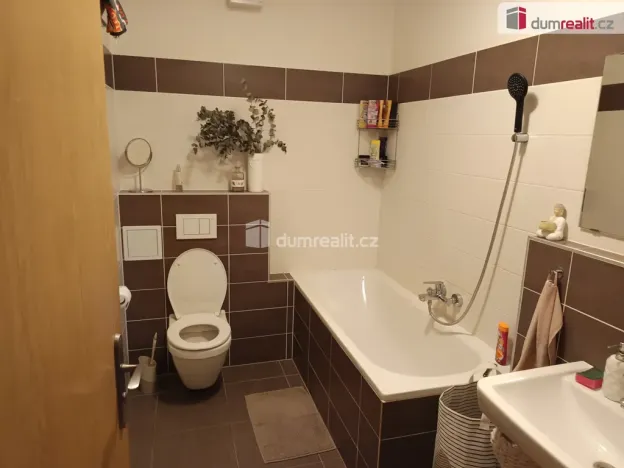 Pronájem bytu 2+kk, Jesenice, V Roháči I., 55 m2