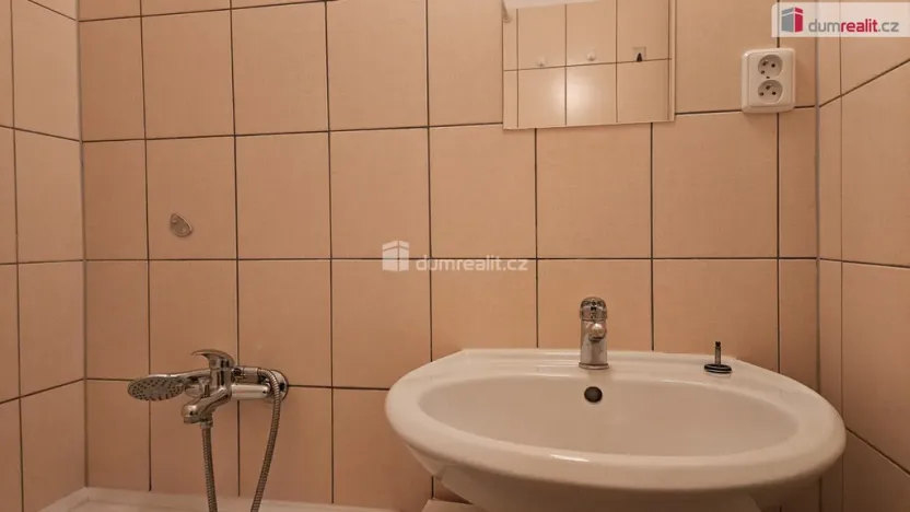 Pronájem bytu 2+1, Praha - Podolí, Podolská, 64 m2