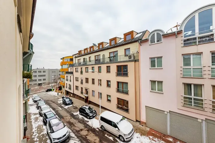 Pronájem bytu 2+1, Praha - Kobylisy, U třešňovky, 68 m2