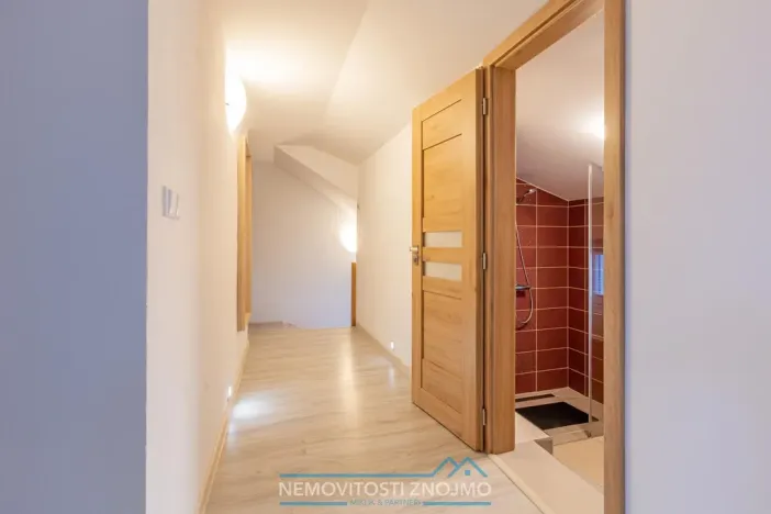 Prodej rodinného domu, Kuchařovice, Znojemská, 150 m2