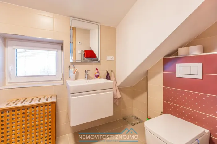 Prodej rodinného domu, Kuchařovice, Znojemská, 150 m2