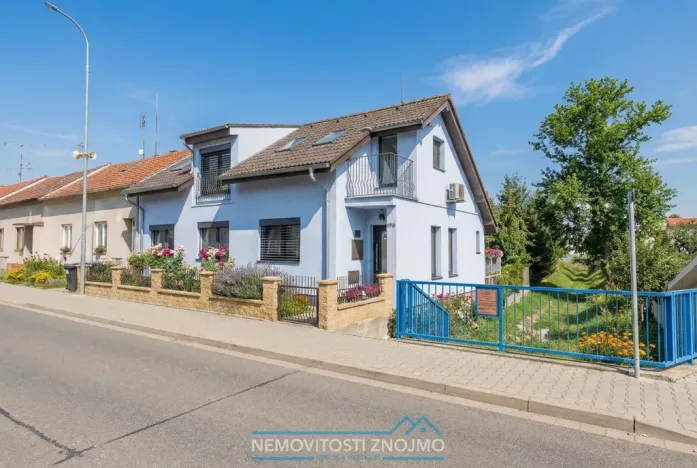 Prodej rodinného domu, Kuchařovice, Znojemská, 150 m2