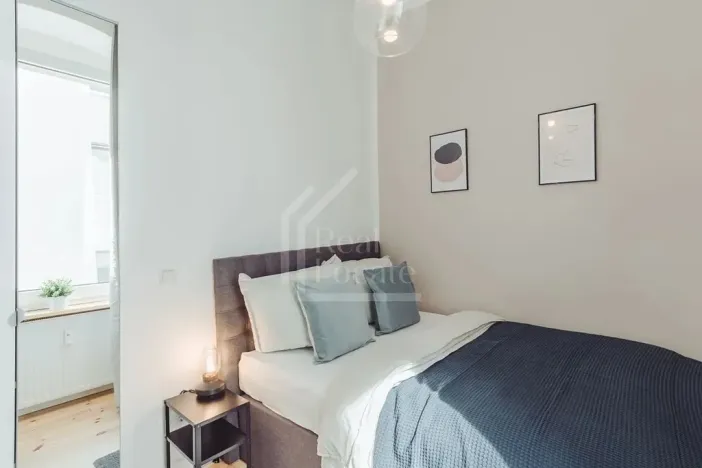 Pronájem bytu 3+kk, Praha, Pernerova, 65 m2