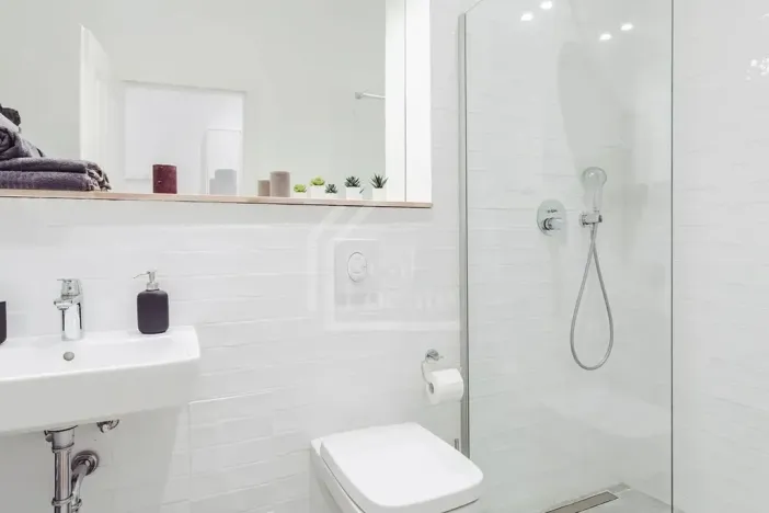 Pronájem bytu 3+kk, Praha, Pernerova, 65 m2