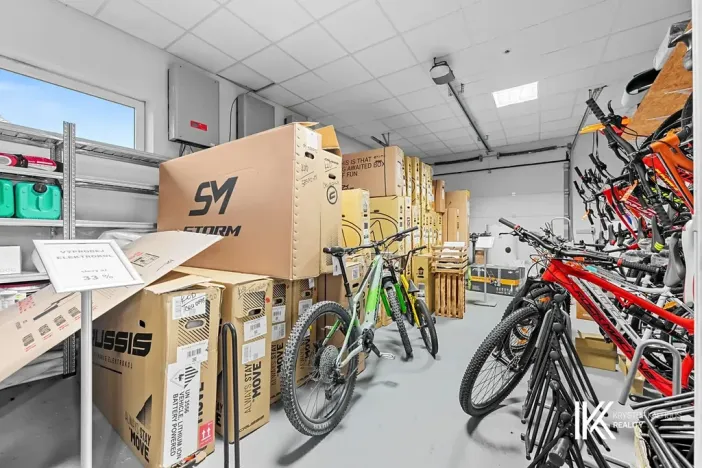 Prodej obchodního prostoru, Pardubice, Přeloučská, 779 m2