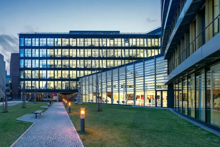 Pronájem kanceláře, Praha - Nusle, Pikrtova, 536 m2